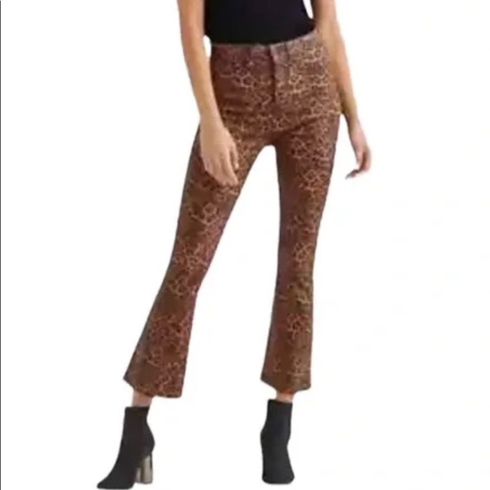 COPY - 7 For All Mankind Size 26 high waisted slim kick animal print pants NWT